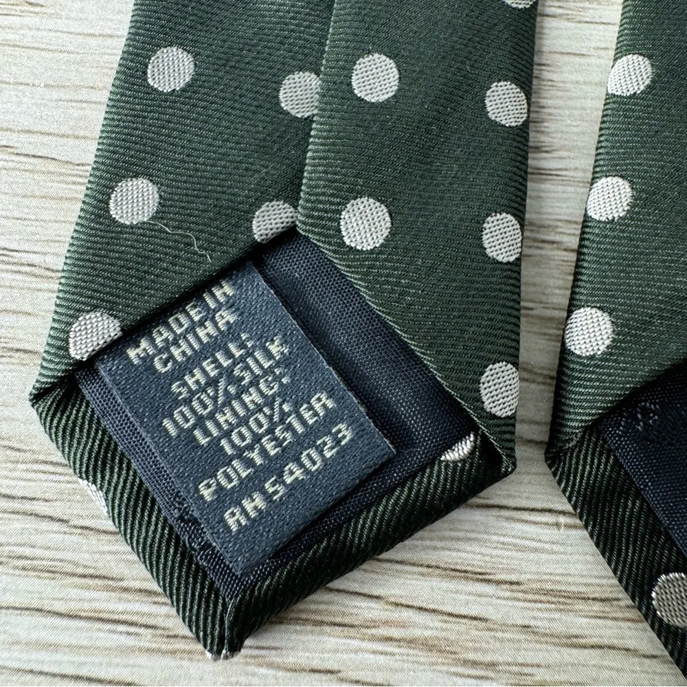 Banana Republic‎ Green Uniform Dot Pattern Silk Neck Tie NWT 3.5” Wide